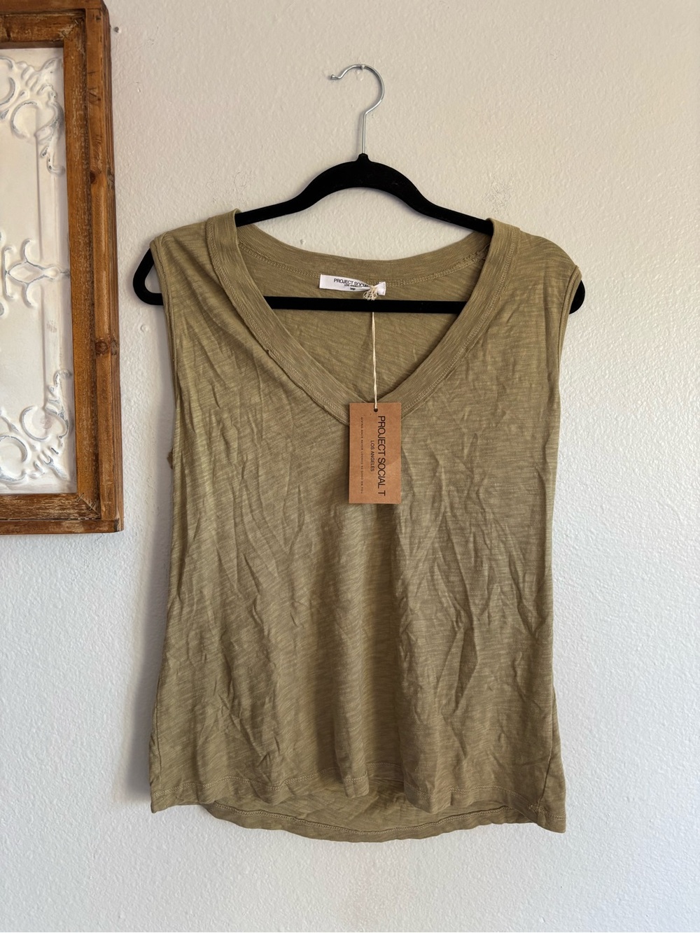 Project Social T Women's Tank Top Size Large Olive Green 100% Cotton NWT V-neck